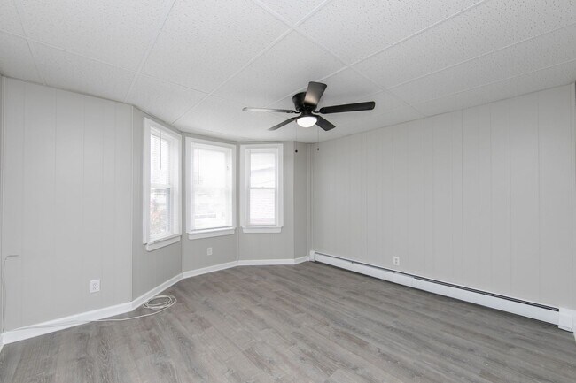 Building Photo - 12-14 South Broadway Gloucester City, NJ 0...