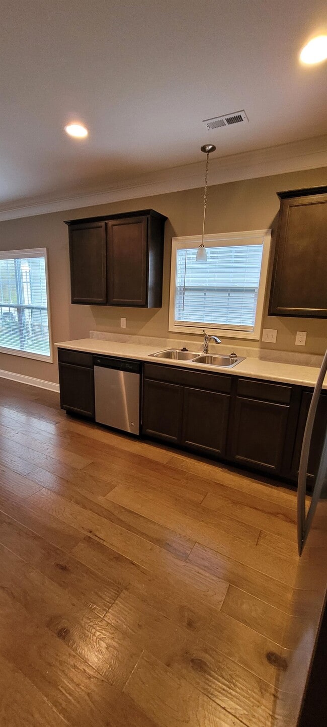 Building Photo - 103 W Rarity Ridge Pkwy