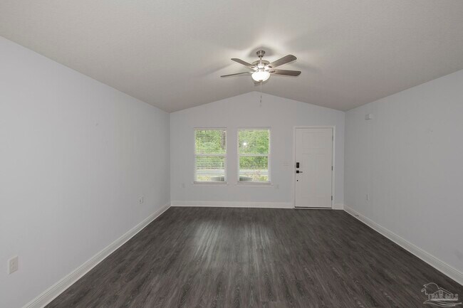 Building Photo - 3304 Bonfire Dr