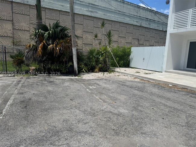 Building Photo - 3315 NW 13th Terrace