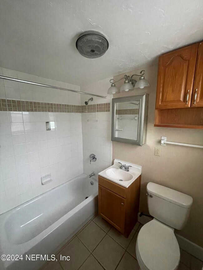 Building Photo - 924 CHILDREN'S Way