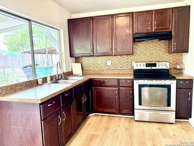 Building Photo - 4723 Castle Rose