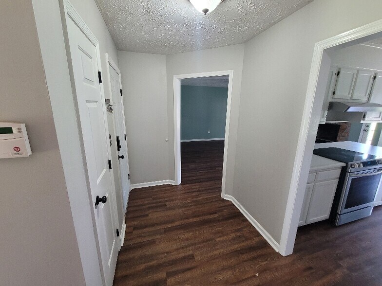 Building Photo - 309 Sparrow Dr