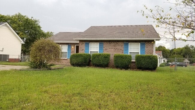 Building Photo - 170 Monarch Ln