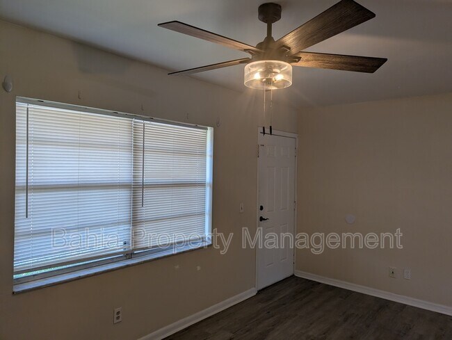 Building Photo - 8944 Temple Terrace Hwy