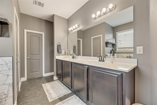 Building Photo - 404 Fountain View Ln