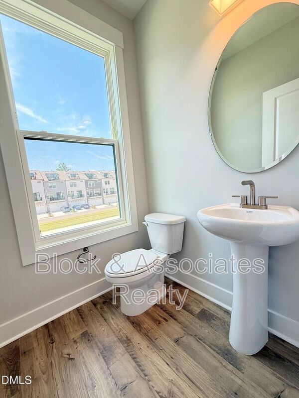 Building Photo - 776 Ballyneal Aly