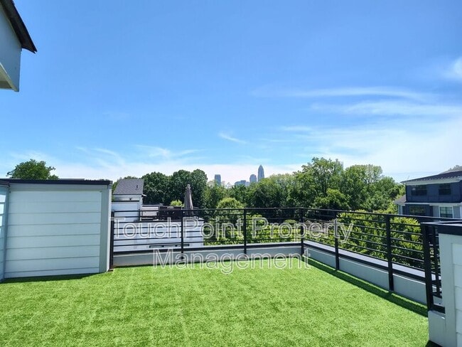 Building Photo - 1037 Wesley Terrace Ave