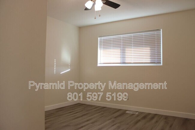 Building Photo - 825 E 760 N