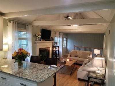 Primary Photo - 9541 Dearborn St