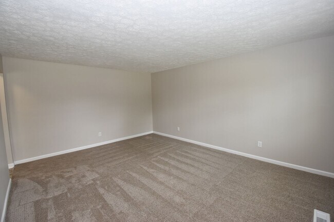 Building Photo - 1439-1441 Coachlite Dr