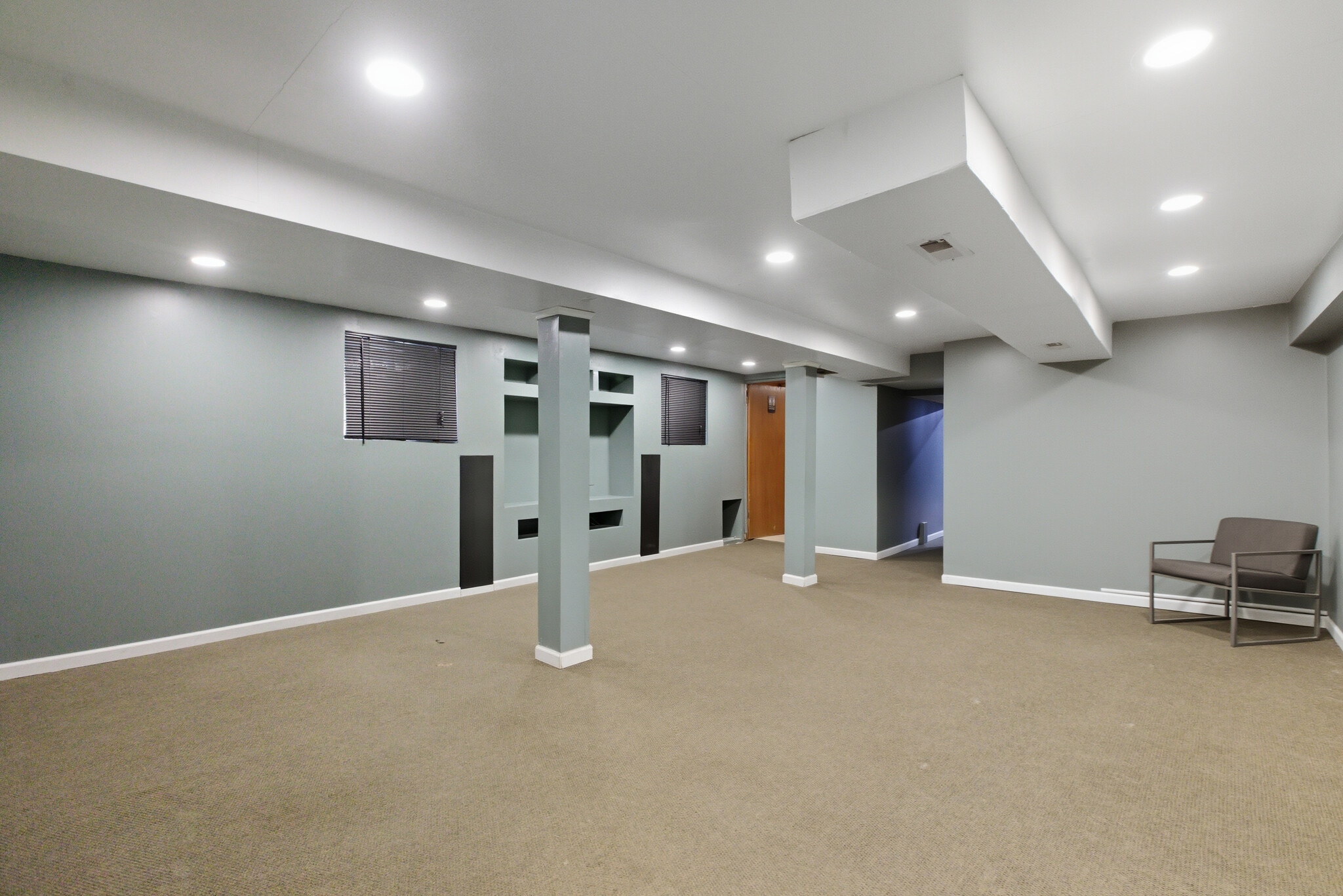 Building Photo - 5434 W Wrightwood Ave