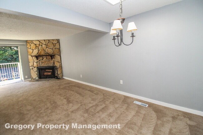 Building Photo - 9907 NE 124th St