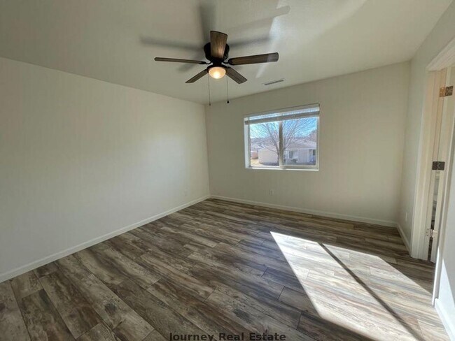Building Photo - 3241 N Constance Dr
