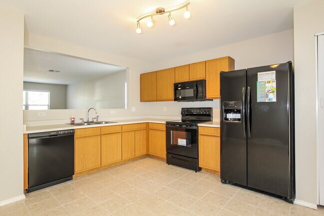 Building Photo - 11815 W Columbine Dr