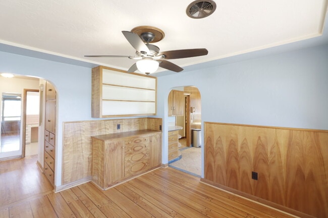 Building Photo - Charming 2 Bed / 1 Bath Home in Redmond!