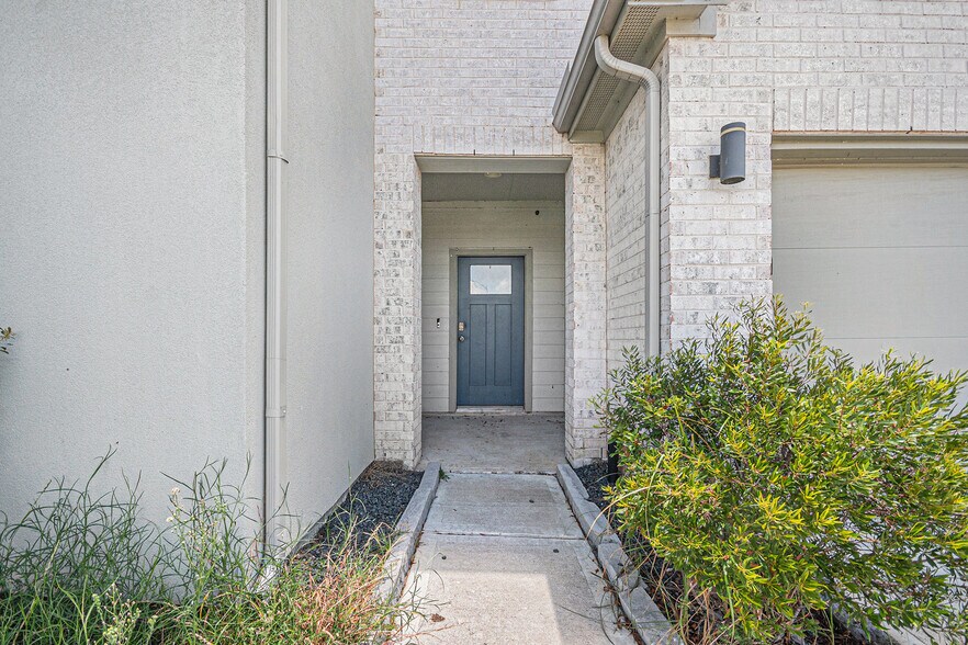 Building Photo - 31 Desert Spring Ln