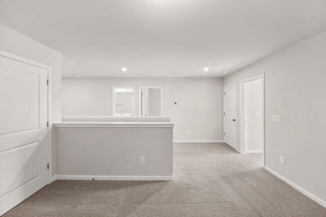 Building Photo - 512 Serena Trl