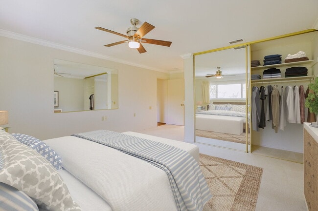 Building Photo - Spacious 3BD/3BA Condo with Enclosed Patio and Resort-style Amenities