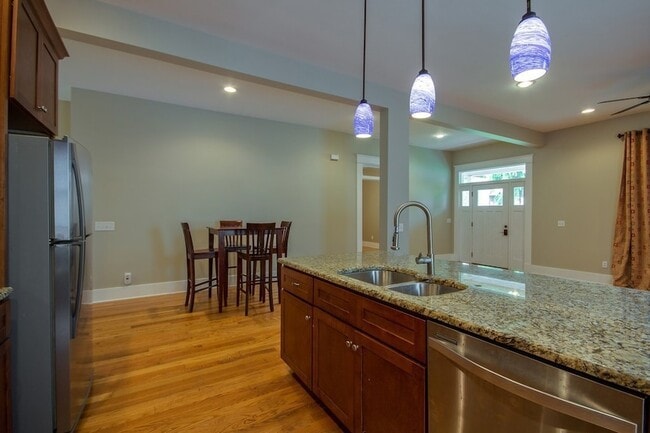 Building Photo - 5106 Indiana Ave