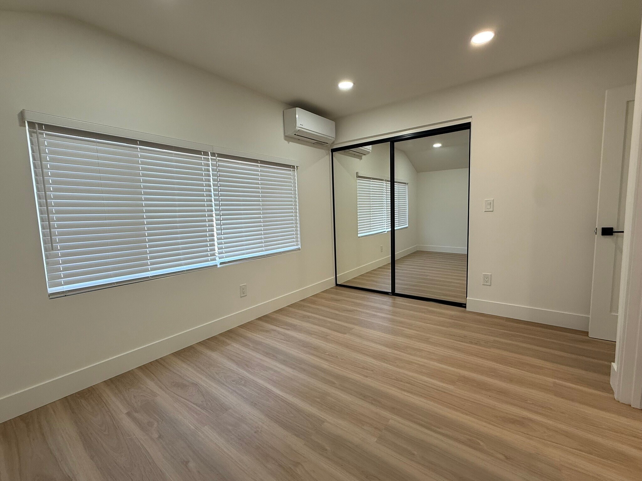 Building Photo - 14962 Rolling Ridge Dr