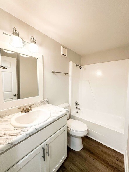 Building Photo - 2421 Madison St