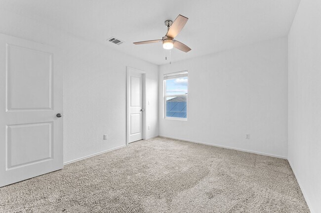 Building Photo - 129 Escondido Cir