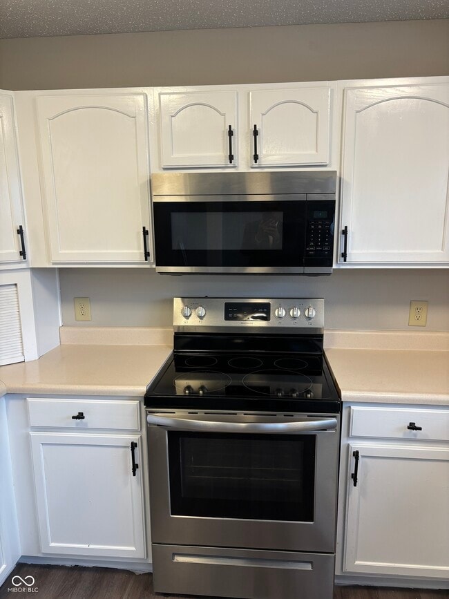 Building Photo - 1380 King Maple Dr