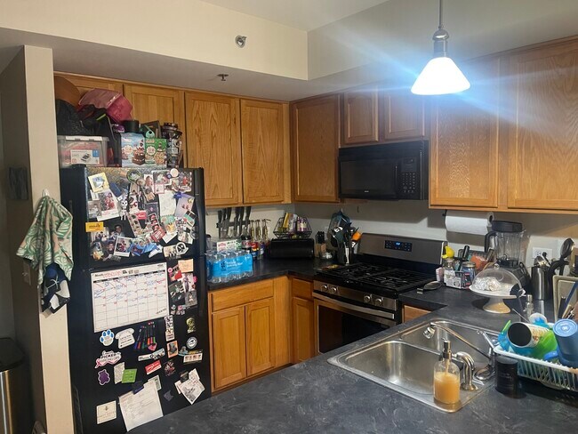 Building Photo - 6400 N Northwest Hwy