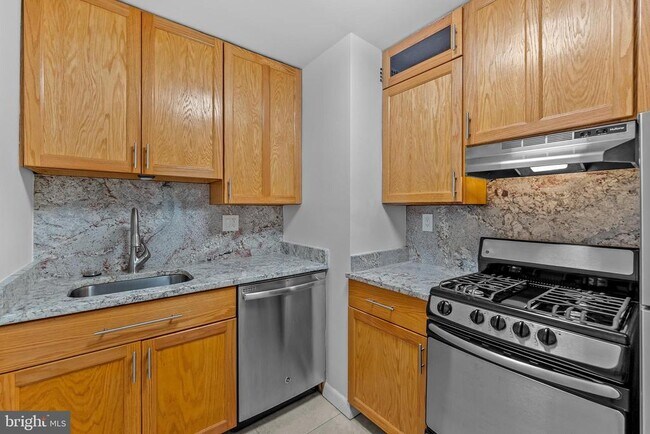 Building Photo - 1601 18th St NW