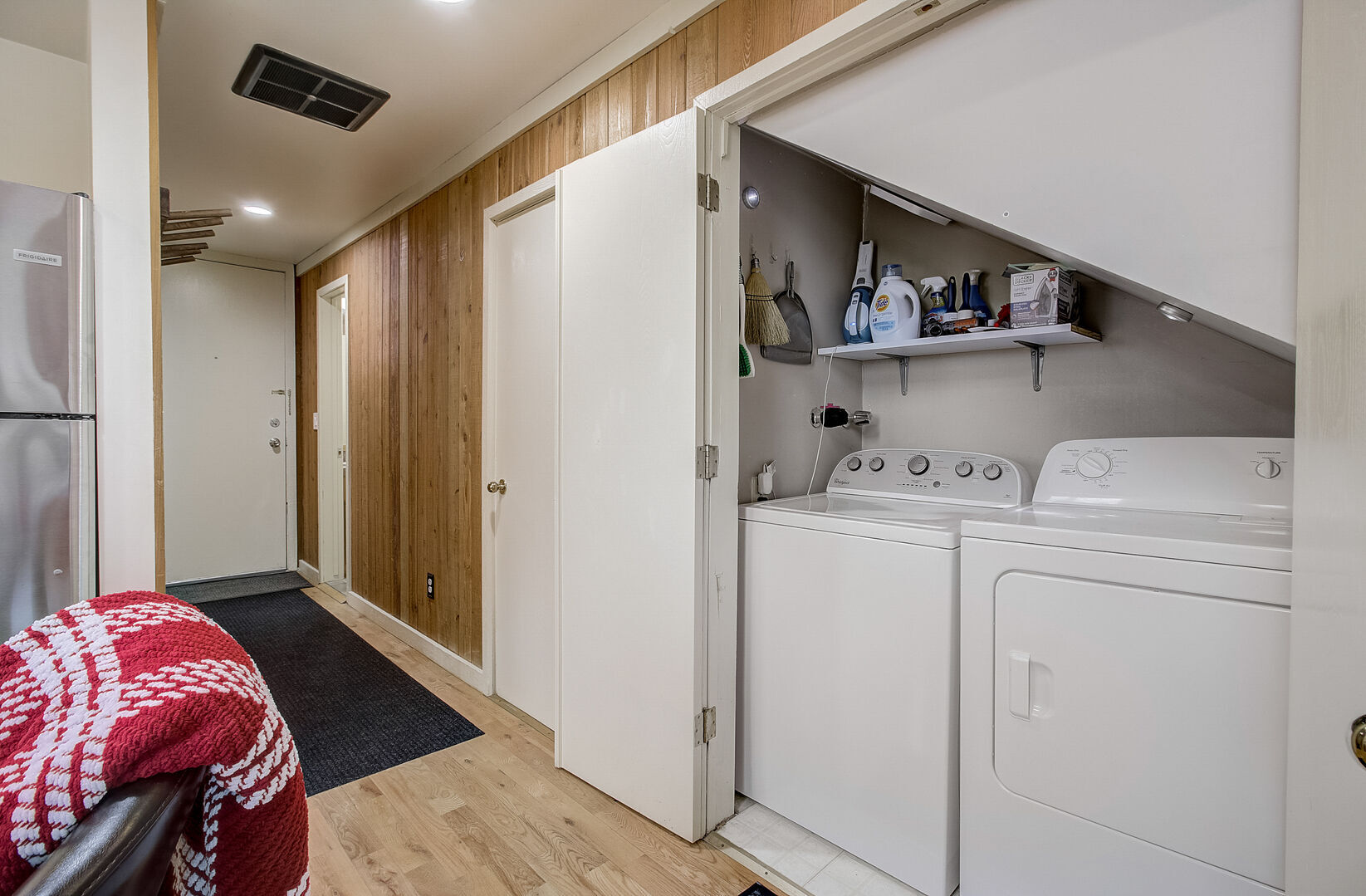 Building Photo - 1583 Three Kings Dr