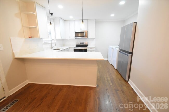 Building Photo - 4201 University Dr