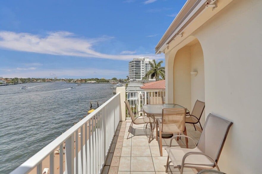 Building Photo - 2908 Bayshore Dr