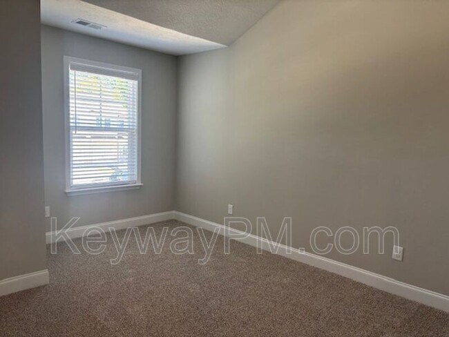 Building Photo - 2044 Denmark Ave SE