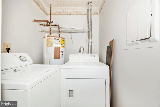 Building Photo - 615 Himes Ave