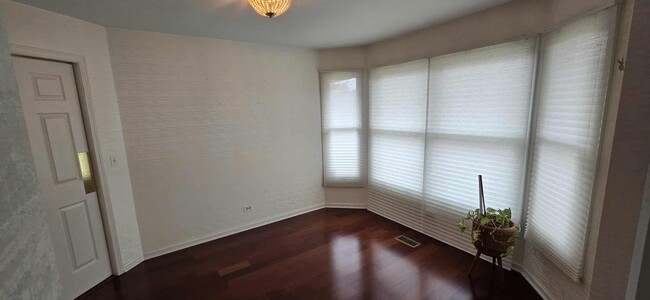 Building Photo - 14713 Golf Rd