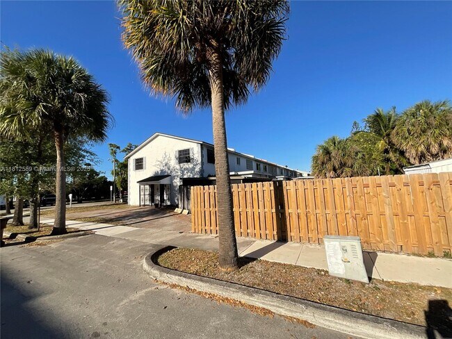 Building Photo - 1675 W 68th St