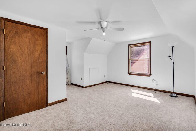 Building Photo - 370 Cassville Rd