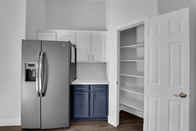 Building Photo - Charming 4-Bedroom Home in a Quiet Las Vegas Community!