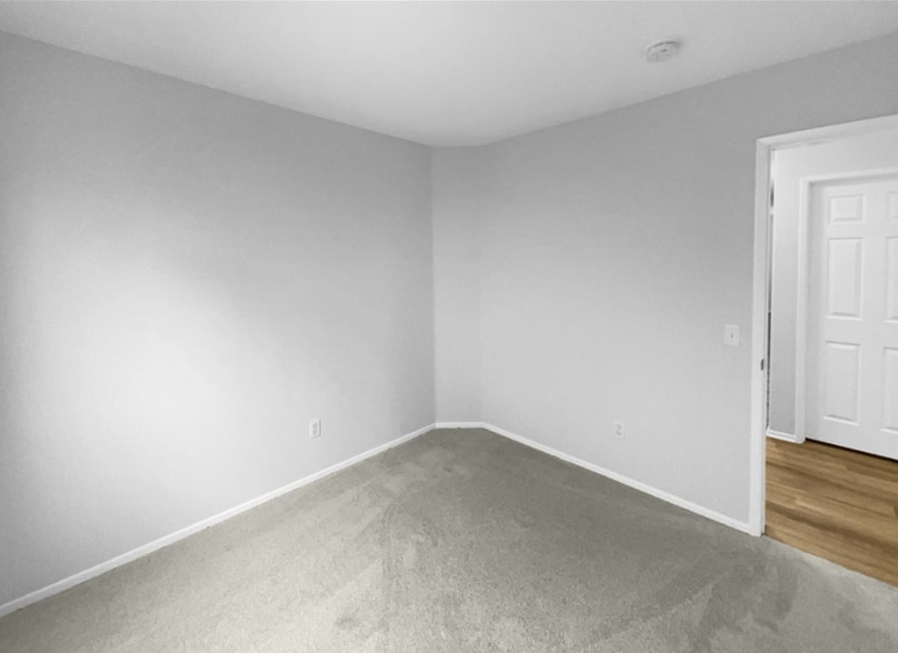 Building Photo - 758 Hillview St