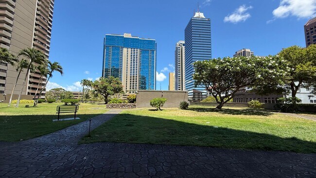 Building Photo - Beautifully Renovated 2-Bedroom, 2-Bathroom Condo 1-Parking