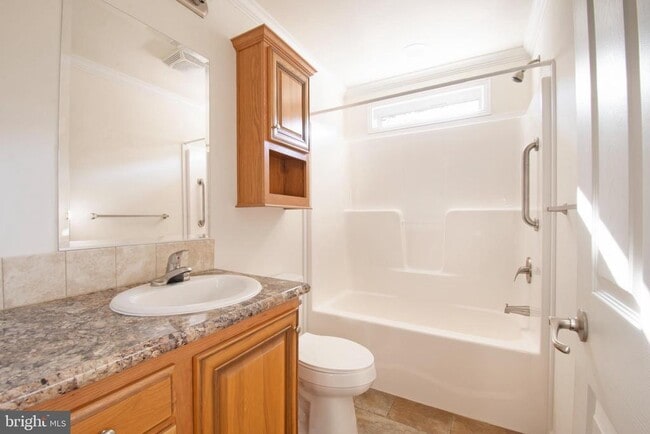 Building Photo - 121 Bluebell Dr