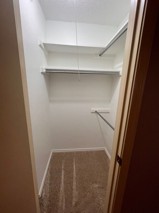 Building Photo - 4 Bedroom 2 Bath 2 Car Garage in Arlington - Excellent Location