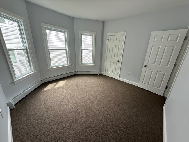 Building Photo - 97-99 Enfield St - 2FL