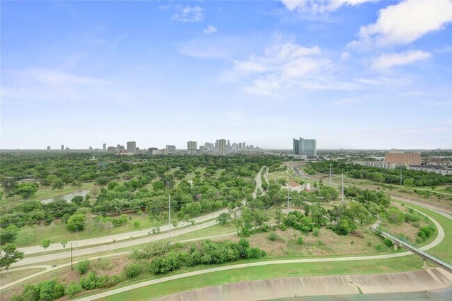 Building Photo - 2001 Holcombe Blvd