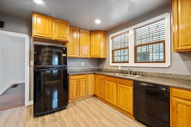 Building Photo - 2672 77th Ave