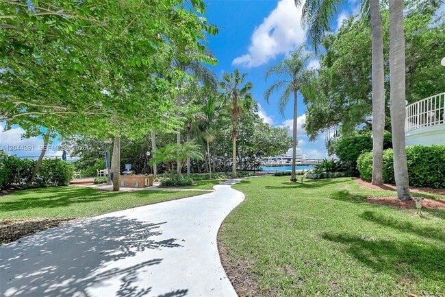 Building Photo - 1627 Brickell Ave
