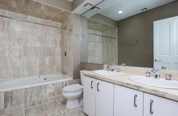 Building Photo - 110 Marlborough St