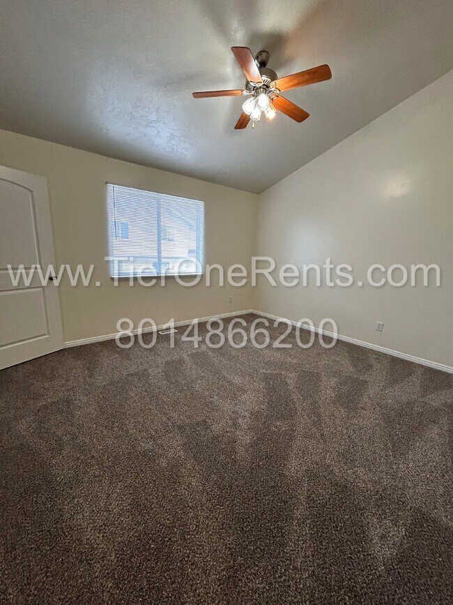 Building Photo - This property offers a NO DEPOSIT option a...