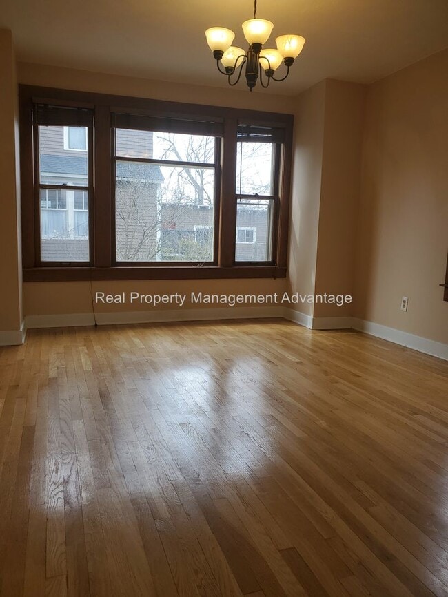 Building Photo - Craftsman Style, Modern Amenities Steps fr...